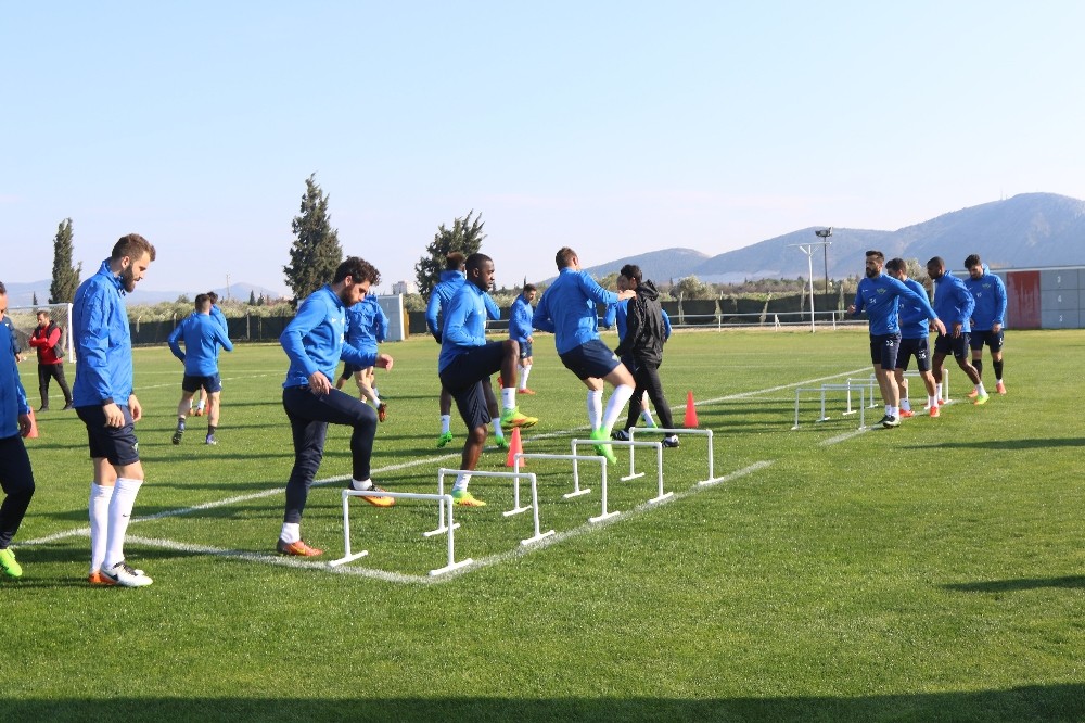   Spor_Haberleri - Akhisar Belediyespor’da Başakşehir maçı hazırlıkları sürüyor
