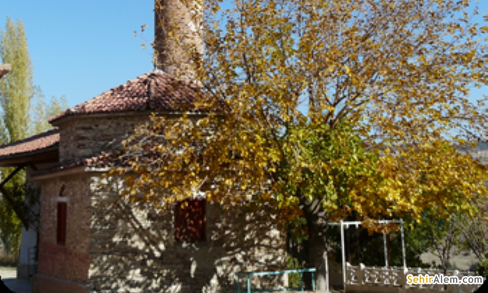 Demirci İrezler (Reisler) Cami Ve Türbesi Manisa Demirci Tarihi Yerler