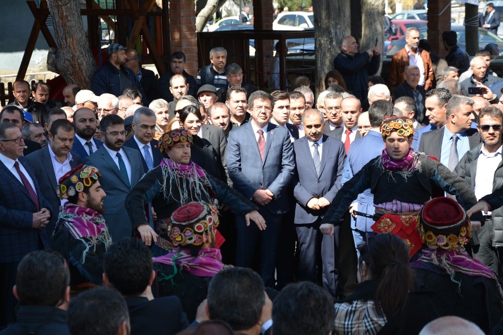 Aydn  Politika_Haberleri - Bakan Zeybeki: Ana muhalefet lideri tek ayak stnde krk yalan sylyor
