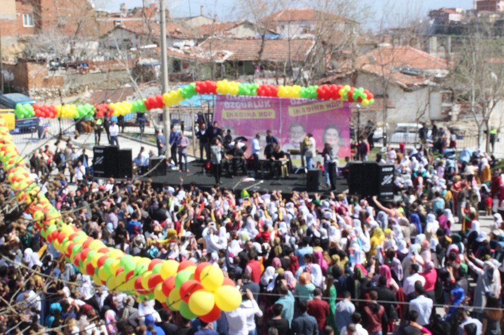 Denizli Denizli Merkez Yerel_Haberler - Denizlide Nevruz halaylar ve arklar eliinde kutland
