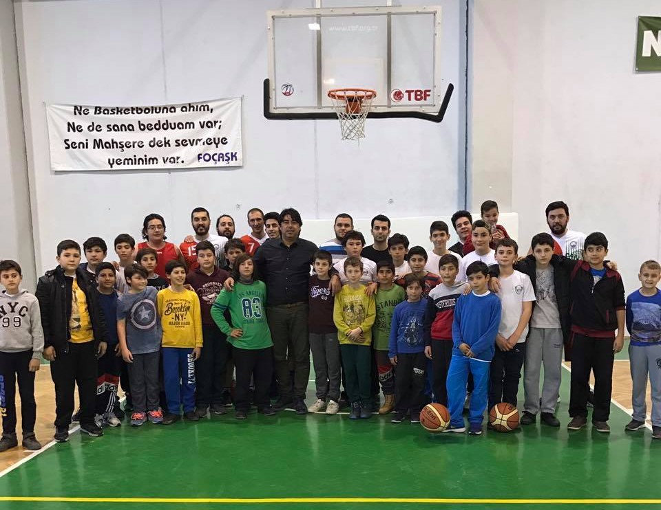 zmir Foa Yerel_Haberler - Foann basketbolcular amatr lige bileniyor
